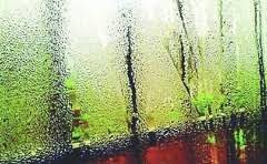 中空玻璃中间有水上下打眼?